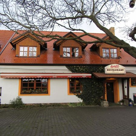 Pension & Restaurant U Konske Drahy Holkov Velešín Kültér fotó
