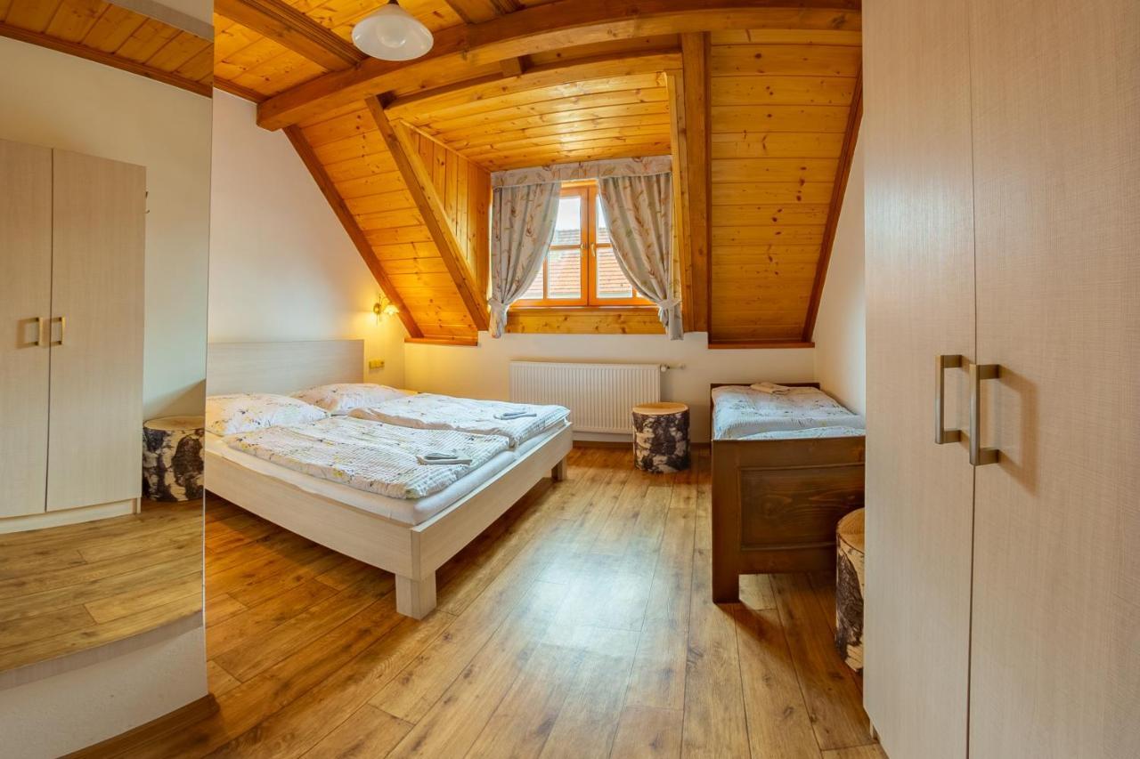 Pension & Restaurant U Konske Drahy Holkov Velešín Kültér fotó