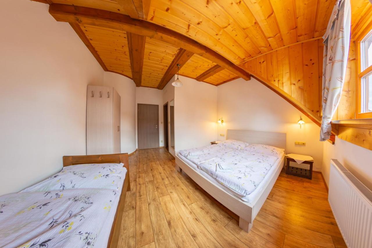 Pension & Restaurant U Konske Drahy Holkov Velešín Kültér fotó